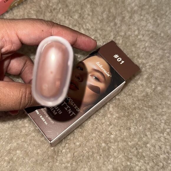 Beauty Balm Serum Boosted Skin Tint – Hydrating Tinted Moisturizer opened box - Picture 14 of 15